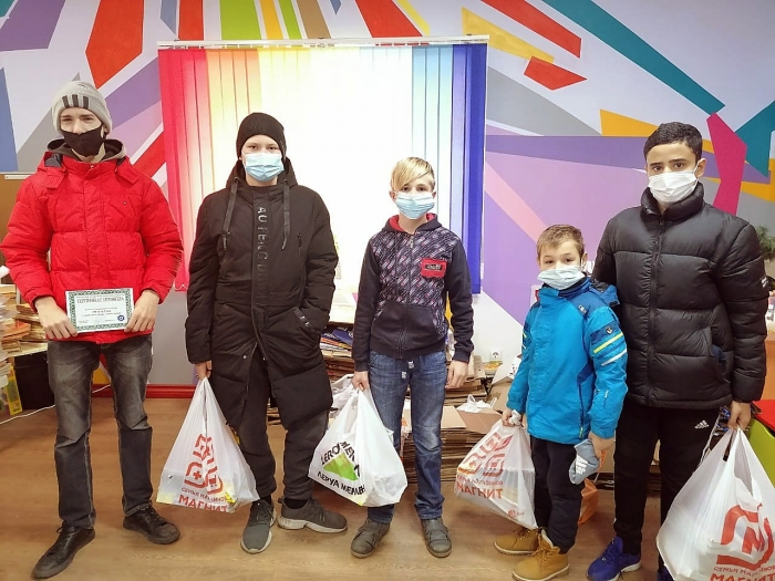 Отходы — в помощь: экологическая акция по сбору макулатуры прошла в Краснодаре